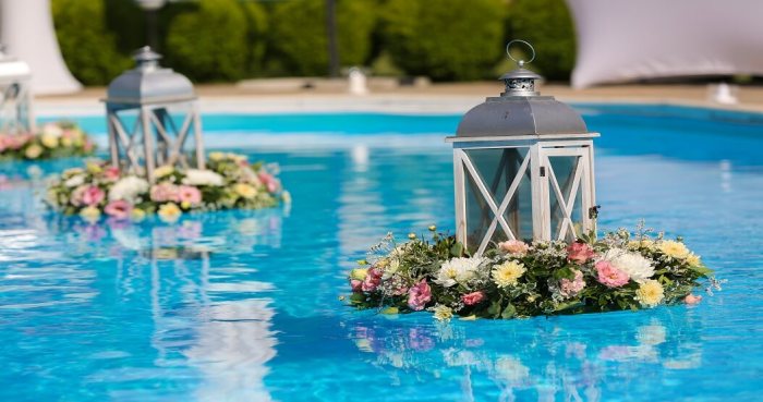 Outdoor decor for pool