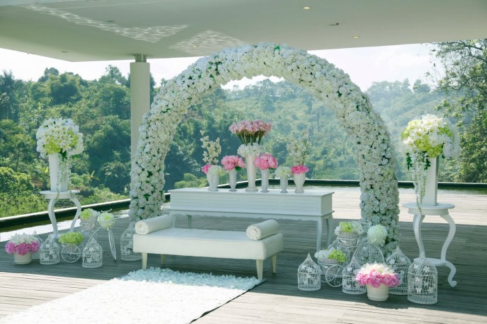 Decor for outdoor wedding ceremony