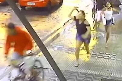 VIDEO: Phone Thief Targets Teen, Mama Bear Grabs Nearby Weapon