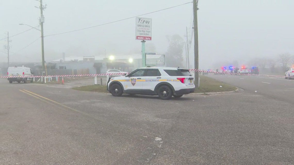 3 injured in fight turned shooting at Jacksonville Westside bar, officers said
