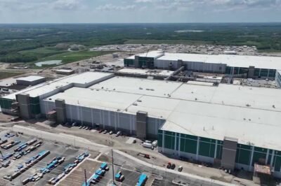 1 person stabbed; suspect shot, killed by deputy