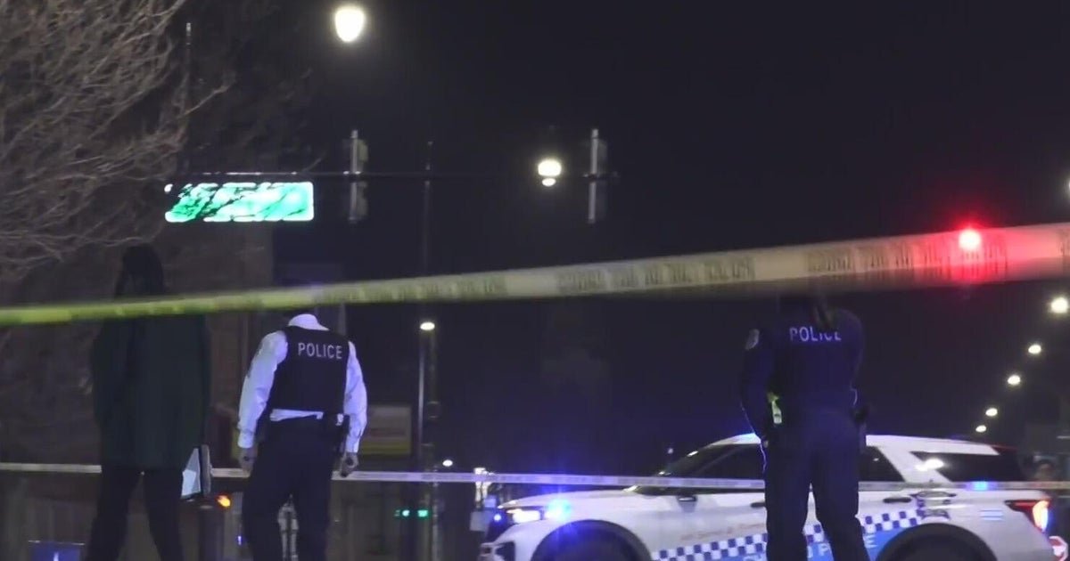 2 teens injured in separate Chicago shootings overnight