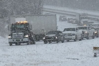 Multiple crashes cleared, reopening I-79 in Kanawha County