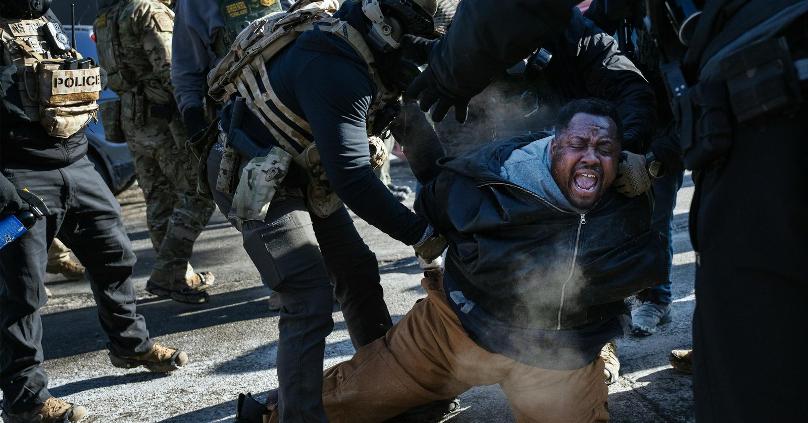 Federal agents fatally shoot man